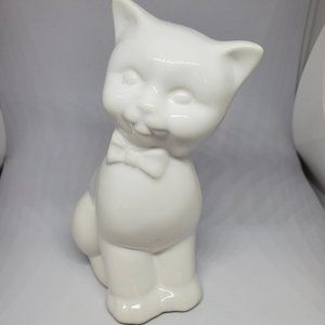 VINTAGE PORCELAIN CAT